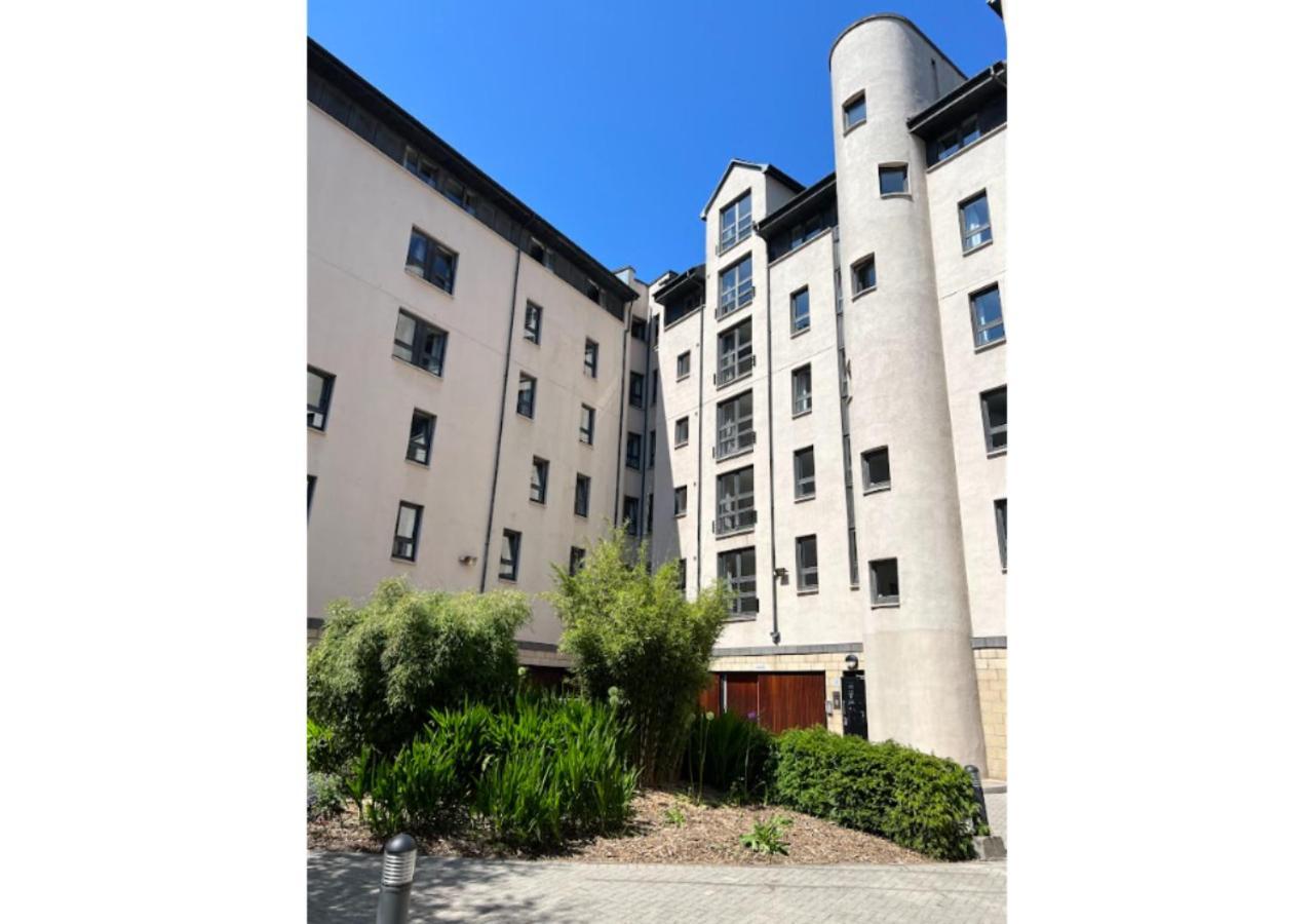 شقة Joivy Affordable 3,4,5 And 12 Bed Private Flats Next To Royal Mile (Adults Only) إدنبرة المظهر الخارجي الصورة