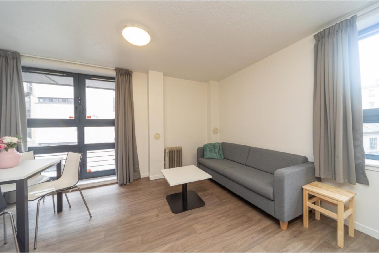 شقة Joivy Affordable 3,4,5 And 12 Bed Private Flats Next To Royal Mile (Adults Only) إدنبرة المظهر الخارجي الصورة
