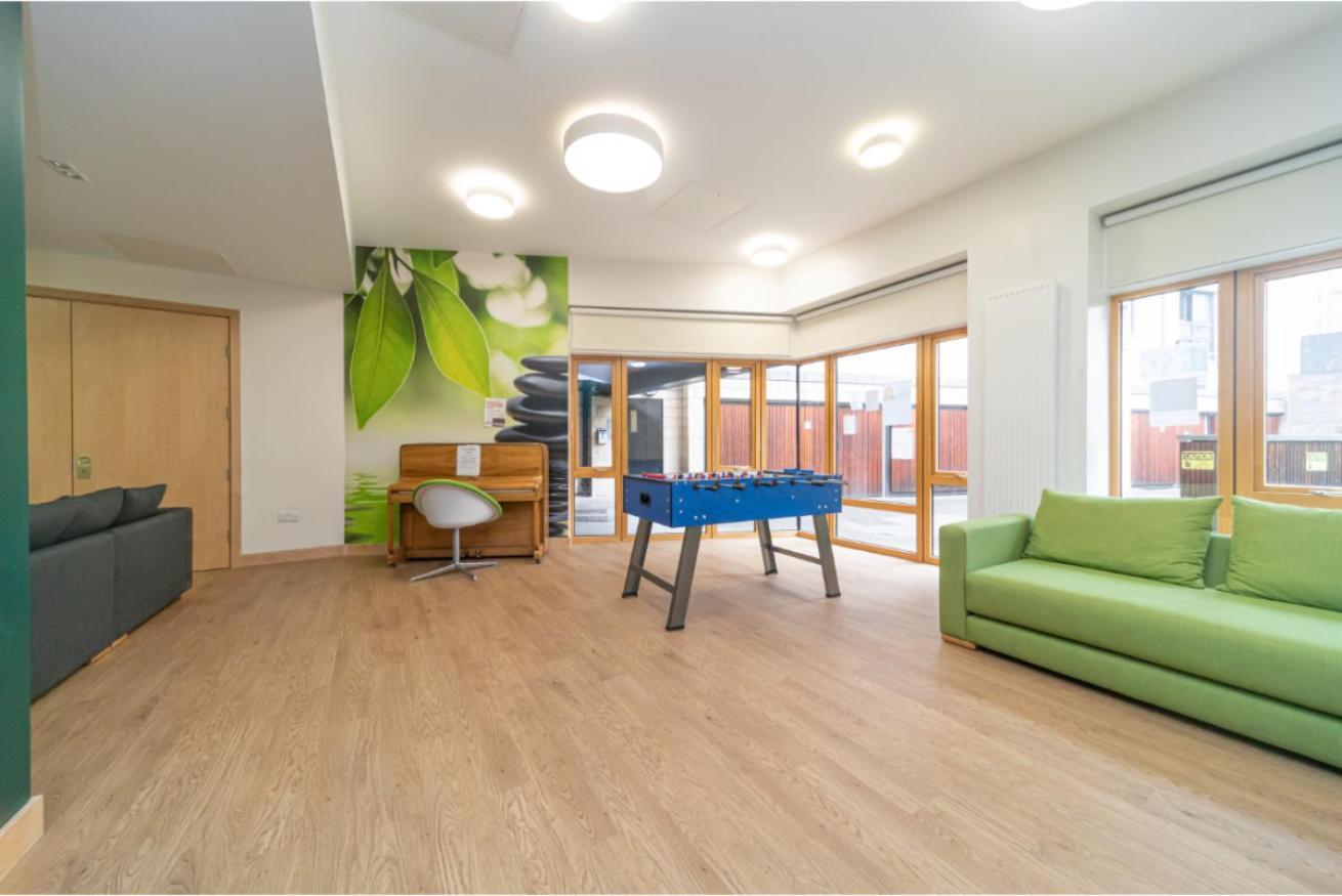 شقة Joivy Affordable 3,4,5 And 12 Bed Private Flats Next To Royal Mile (Adults Only) إدنبرة المظهر الخارجي الصورة